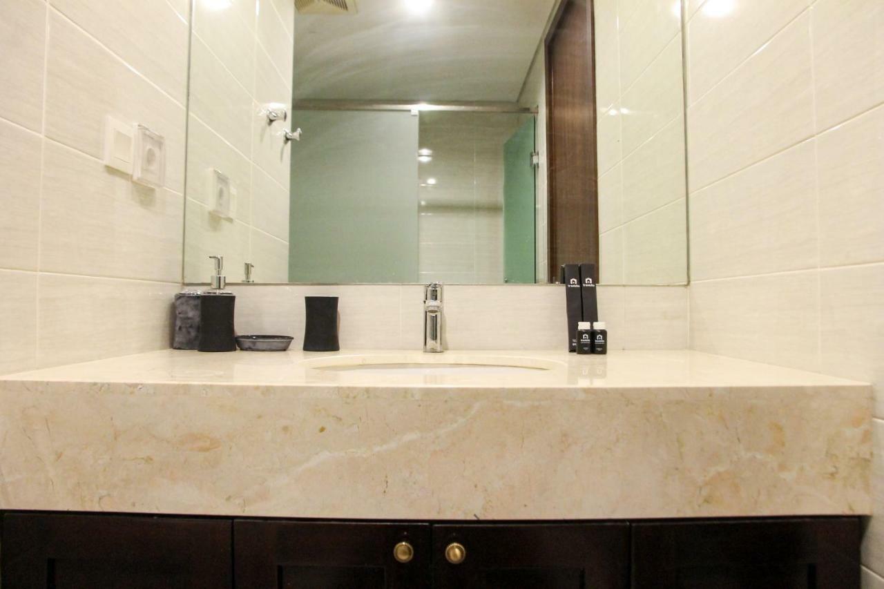 Elegant 1Br Kemang Village Apartment By Travelio Jakarta Exterior foto
